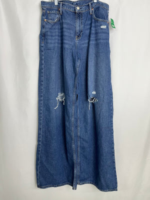 Gap Mid Rise UltraSoft Baggy Jeans Women's 12 Tall 31 Waist NWT
