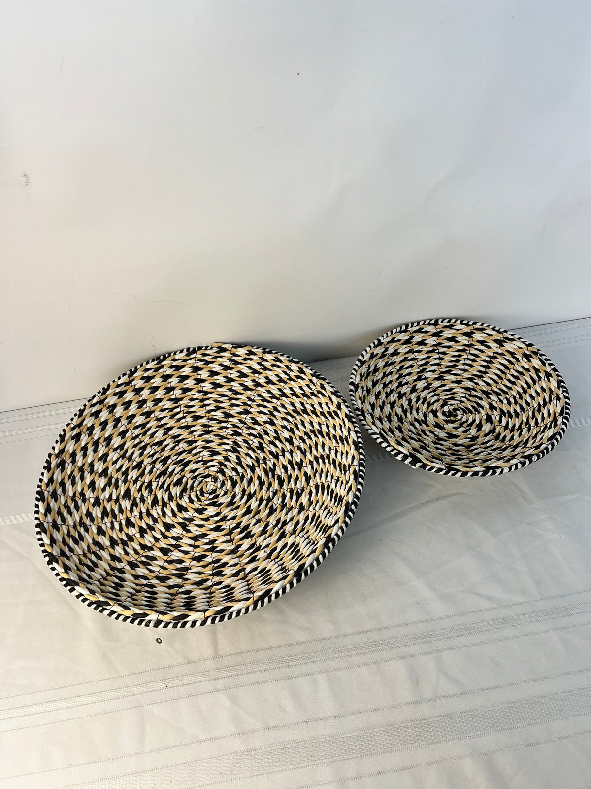 Set of 2 Boho Woven Basket Bowl Large 17.5" & 12.5" Black White Tan Spiral Decor