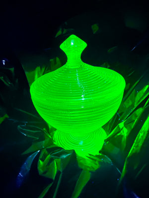 Indiana Glass Old English Threaded Uranium Candy Dish – Covered Pedestal
