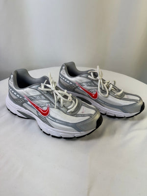 Nike Initiator Women's Running White/Cherry/Metallic Silver Sneaker Athletic 8.5