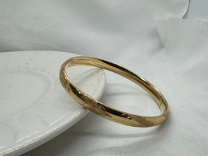 14K Yellow Gold Bracelet 8.6g Textured Botanical Bangle Vintage 7.25 in.
