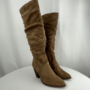Kohls Woman's Boots Knee High Tan Color Pointy Toe Block Heel Comfort Size 7M