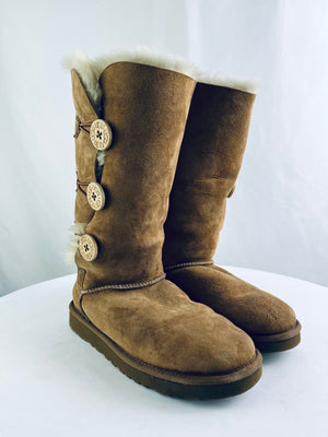 UGG 1873 Bailey Button Triplet Sheepskin Lined Snow Boots in Chestnut Size 7