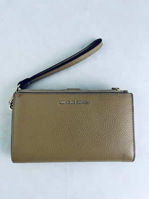 Michael Kors Jet Set Travel Camel Pebbled Leather Wristlet Wallet Clutch