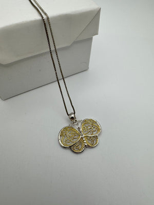 925 Sterling Silver Necklace 3.3g Filigree Butterfly Pendant Box Chain 18 in.