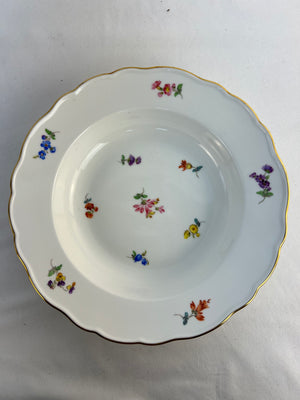 Meissen Scattered Flowers Soup Bowl Plate 9.5" Hand Painted Porcelain Gold Trim