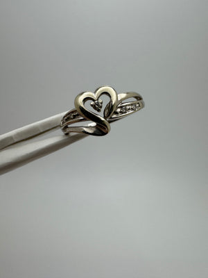 10K White Gold Diamond Ring 1.8g Heart-Shaped Accent Diamonds Vintage Size 7.5