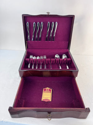 Oneida West Bend OHS91 Stainless Flatware 33 Piece Set with Mahogany Wood Chest