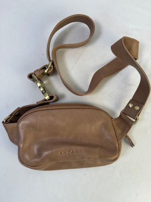 Andar The Devin Leather Tan Crossbody Bag