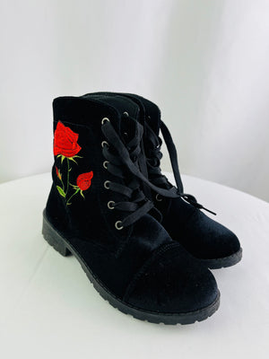 Black Velvet Rose Embroidered Lace Up Boots Women's Size 8 Whimsigoth