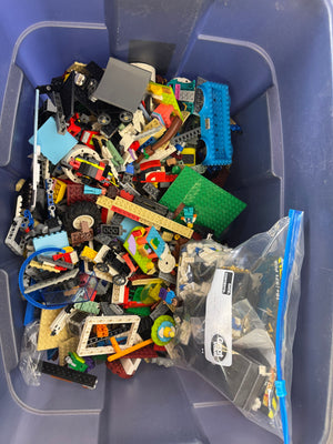 Approx. 25lb Assorted Building Blocks Bulk Lot - Mainly LEGO w/ MTV Bonus Bag
