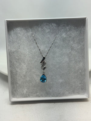 925 Sterling Silver Blue Topaz and Diamond Necklace 3.3g 18.5 in.