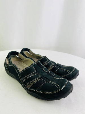 Clarks Collection Haley Stork Slip-On Black Leather Flat Shoes Women's 6.5M
