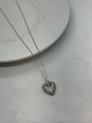 10K White Gold Diamond Cut Heart Pendant Single Diamond Accent Necklace 1.6g