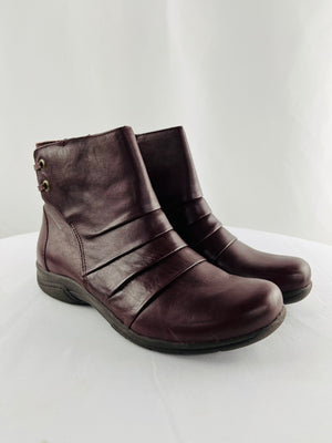 Clarks Collection Christine Tilt Burgundy Leather Ankle Boots Women's 8.5M