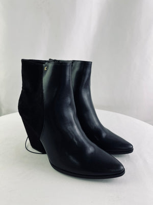 Liz Claiborne Utopia Black Pointed Toe Booties Block Heel Women's 8.5M NWT