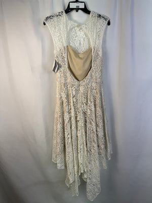 David's Bridal DB Studio Lace Asymmetrical Wedding Dress SDWG1048 Size 10 NWT