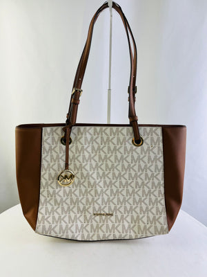 Michael Kors Walsh Medium Multifunction Tote in Vanilla/Brown