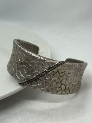 925 Sterling Silver Cracked Design Bangle with Diamond Ribbon 36.7g Vintage 6 in