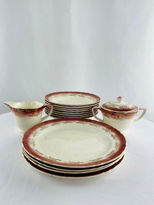 Royal Winton Warranted 22k Gold Filigree Red Dinnerware Set of 16pc Vintage