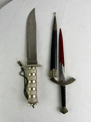 Knife Set: Robin Hood Dagger Fake Blood Painted + Hunting Survival Knife