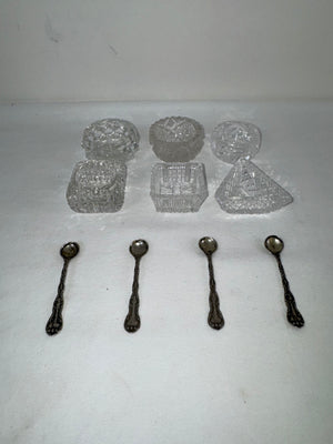 Set Of 4 Gorham Sterling Silver Strasbourg Salt Spoons & 5 Glass Salt Cellars