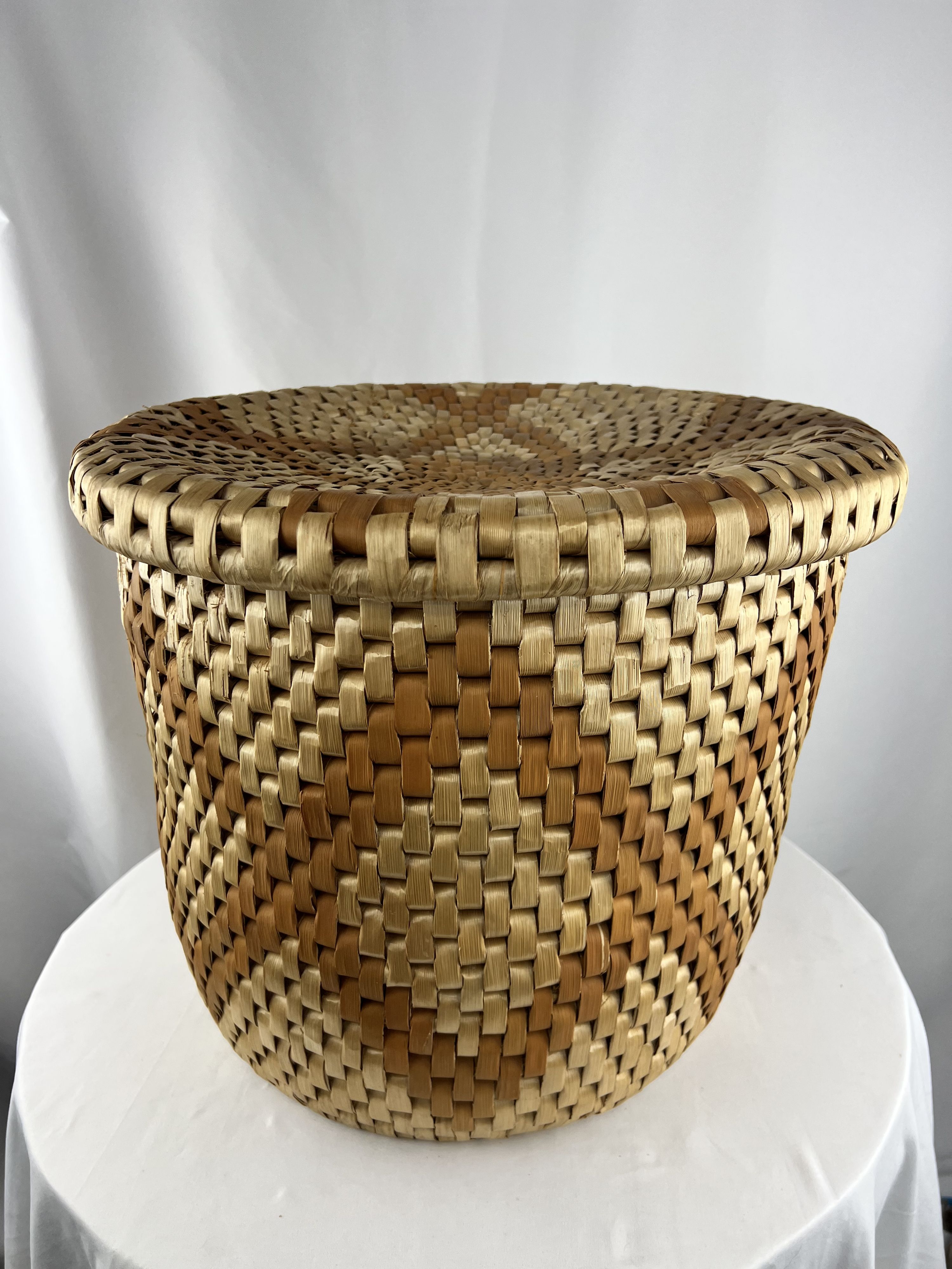 Vintage Round Hand Woven Natural Basket with Lid 15.5" Tall